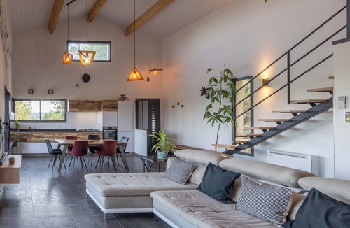 Ucel Villa | Villa Celeste Ardeche – Modern Villa with Mountain Views, Pool & Garden