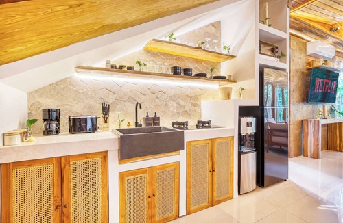 Petitenget Villa | Villa Chicago, Spacious 7 BDR, lively area