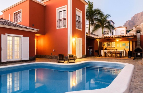 Costa Adeje Ski Chalet | Villa Chloe Costa Adeje