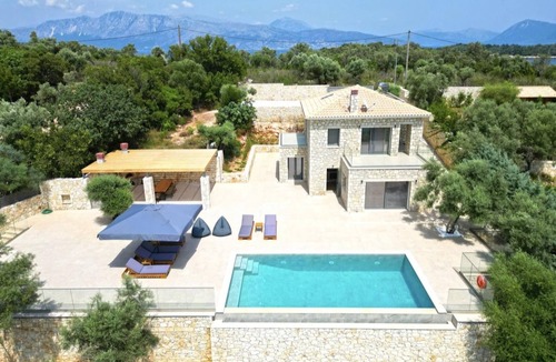 Meganisi Villa | Villa Chriselia - 3 Bedrooms With Sea Access