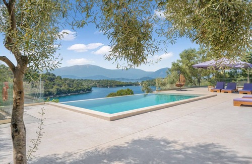 Meganisi Villa | Villa Chriselia - 3 Bedrooms With Sea Access