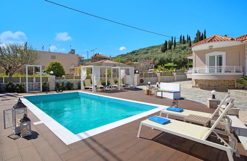 Alikanas Villa | Villa "Chrysoula" with Mountain View, Private Pool & Wi-Fi