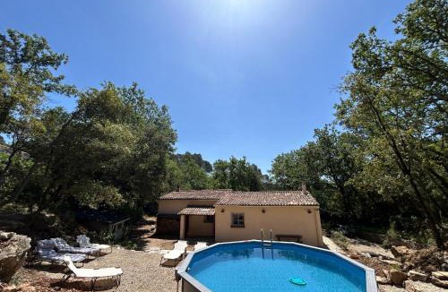 Le Luc Villa | Villa climatisée, Piscine, Spa, jardin 4500 m2 dans la foret
