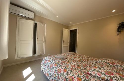 Le Luc Villa | Villa climatisée, Piscine, Spa, jardin 4500 m2 dans la foret