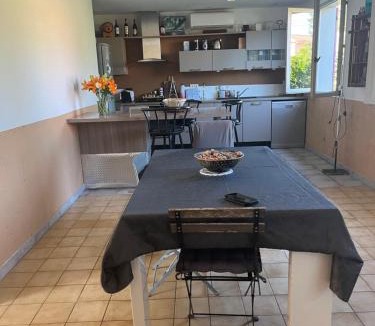 Villecroze House | Villa Croz House