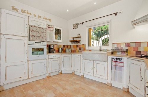 Les Brugassieres Villa | Villa 'D'Amour - Golfe De St Tropez' with Mountain View, Wi-Fi and Air Conditioning