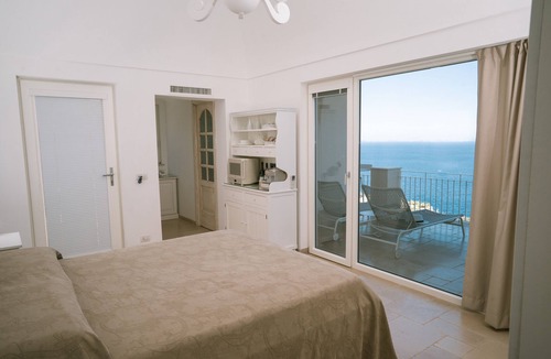 Anacapri Apartment | Villa DAlessandro Tatiana private apartment and private hot jacuzzi