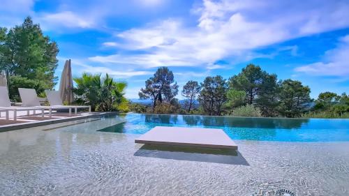 Lorgues Villa | Villa de Prestige au Calme avec piscine chauffée et Vue exceptionnelle