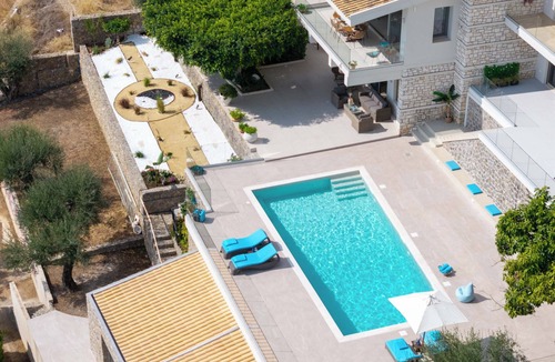 Kommeno Villa | Villa Dell Amore - Private dock - Private Pool - Seafront