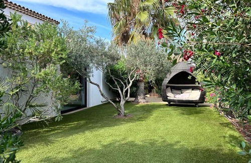 Saint-Cyr-sur-Mer House | Villa Design Piscine All comforts 5 minutes walk from the beach.