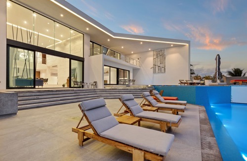 Isla Mujeres Villa | Villa E11even With Private Chef Ocean Front