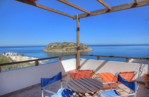 Mochlos Apartment | Villa Eirene Spacious apartment with sea view in small village.
