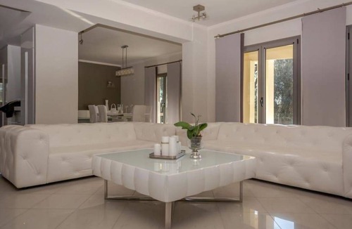 Kavos Villa | Villa Elegio - Four Bedroom Villa, Sleeps 13
