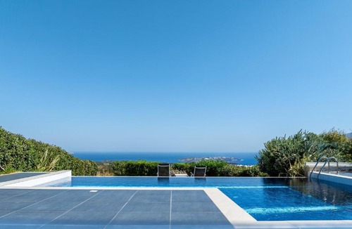 Douliana Villa | Villa Enid