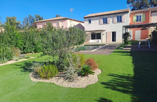 Les Restanques House | Villa for 10 people with pool, near the beach, located in Grimaud