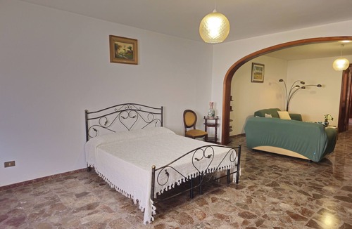 Vignacastrisi Villa | Villa Francesca, beautiful villa a step away from castro