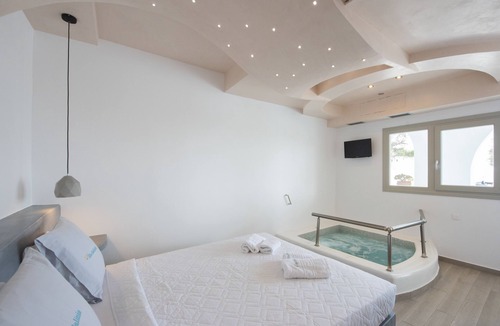 Akrotiri Hotel | Villa Galinia