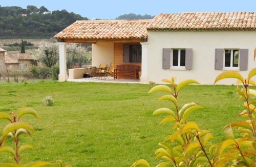 Le Barroux House | Villa Garance with air conditioning (bedroom, living room, and kitchen)