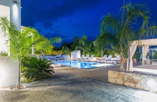 Misiria Villa | Villa Green Diamond - Private Heated Pool