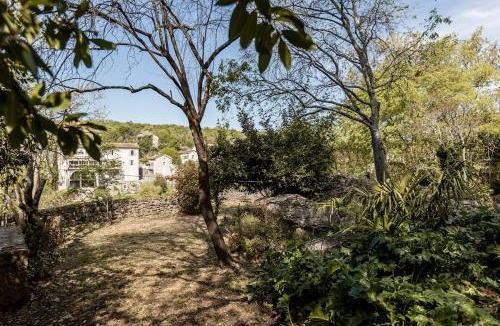 Ruoms Villa | Villa Hugon piscine chauffée surplombant l'Ardèche