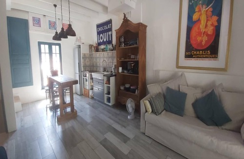 Meounes-les-Montrieux House | Villa in Meounes-Les-Montrieux