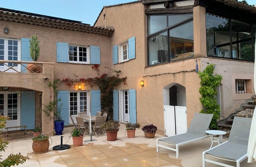 Rayol-Canadel-sur-Mer Apartment | Villa in garden level 6/8 pers on swimming pool 5 mn walk from the beach, in a quiet area
