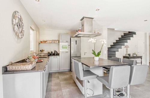 Plan-de-la-Tour Villa | Villa in Le Plan-de-la-Tour with Pool