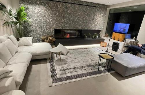 Patras Villa | Villa in Patras with Pool near Beach