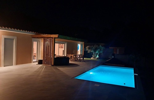 Varages Villa | Villa in Provence with pool and jacuzzi