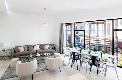 Le Suquet House | Villa in the city center with roof terrace.