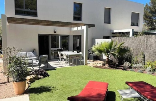 La Ciotat Villa | Villa Indigo - New house with Mediterranean gardens & beach access
