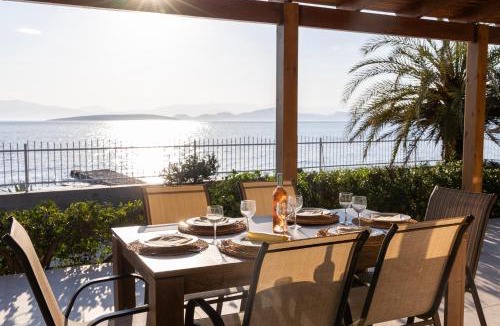Iria Villa | Villa Isabelle on the beach