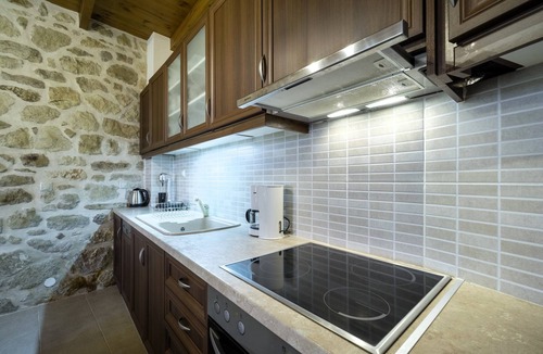 Melissourgakion Apartment | Villa Kaladare | Private Pool Villa in Crete | Sleeps 6 Peaceful - Relaxing Stay