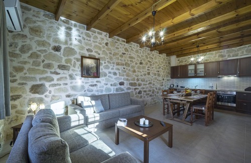 Melissourgakion Apartment | Villa Kaladare | Private Pool Villa in Crete | Sleeps 6 Peaceful - Relaxing Stay