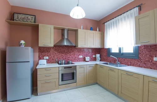 Adelianos Kampos Villa | Villa Kalli - brand new Villa with private swimming pool - 10' from Old Town !