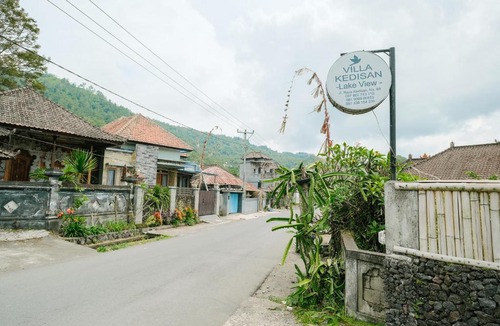 Kedisan Hotel | Villa Kedisan Lake View RedPartner