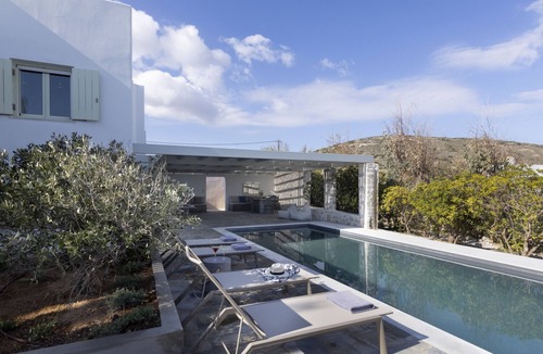 Paros Villa | Villa Kirki · Stunning Beachfront 3BR Villa that h