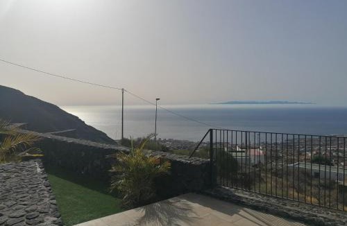 Candelaria Villa | VILLA “LA FLORIDA” - WONDERFUL VIEWS - POOL – WIFI