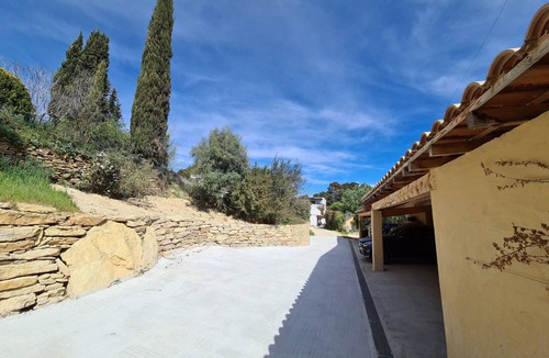 Saint-Cyr-sur-Mer Villa | Villa La Pinède meublé de tourisme 5* Les Lecques St Cyr Var 600m from the sea