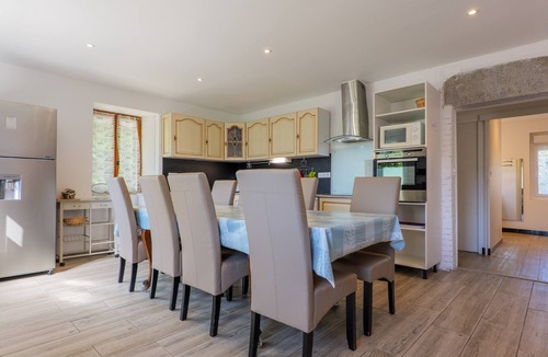 Saint Alban Auriolles Villa | Villa 'Le-joie' with Shared Pool, Wi-Fi, and Air Conditioning