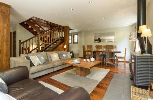 Chamonix City Centre Villa | Villa Loppe - Chamonix Mountain Four-Bedroom Hidden Gem