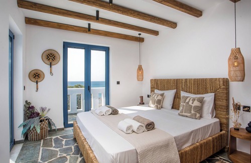 Lahania Villa | Villa Mare Mio – Beachfront, newly rennovated, 3 bedroom