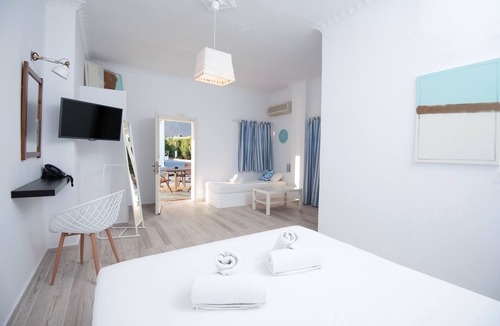 Perivolos Bed & Breakfast | Villa Markezinis