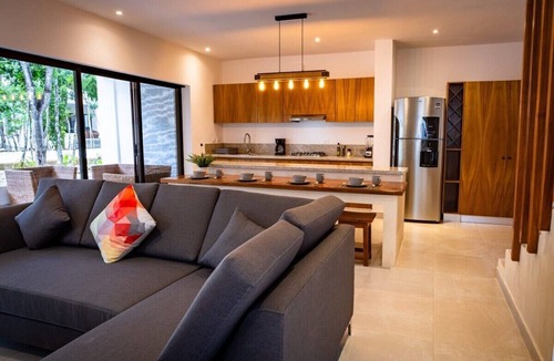 Buenavista Villa | Villa Mayapan Pool, AC, Beach club by Aqua Viva