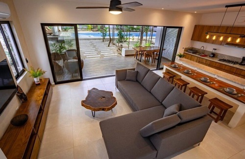 Buenavista Villa | Villa Mayapan Pool, AC, Beach club by Aqua Viva