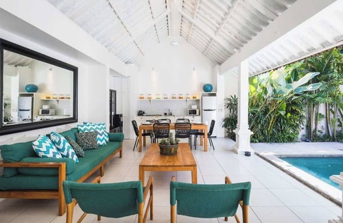 Central Seminyak Villa | Villa Merah| Paradise 10Min walk to Seminyak Beach