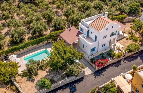 Houdetsi Villa | Villa Muse by Villa Plus