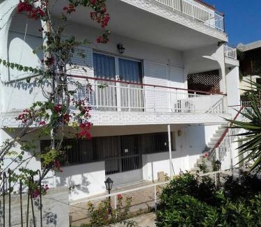 Kechries House | villa nicol