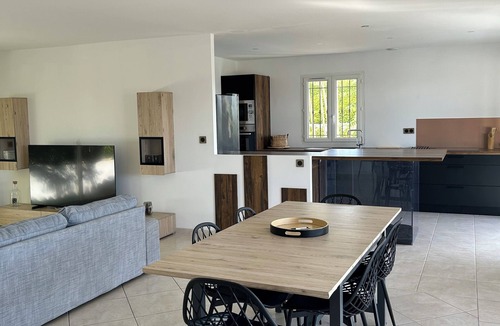 Cuers Villa | Villa of even foot 140m2 on 2000m2 of ground with swimming pool