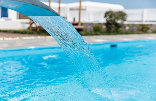 Logaras House | Villa Olena: 2 villas 10 pax 2 pools Punda Beach Paros